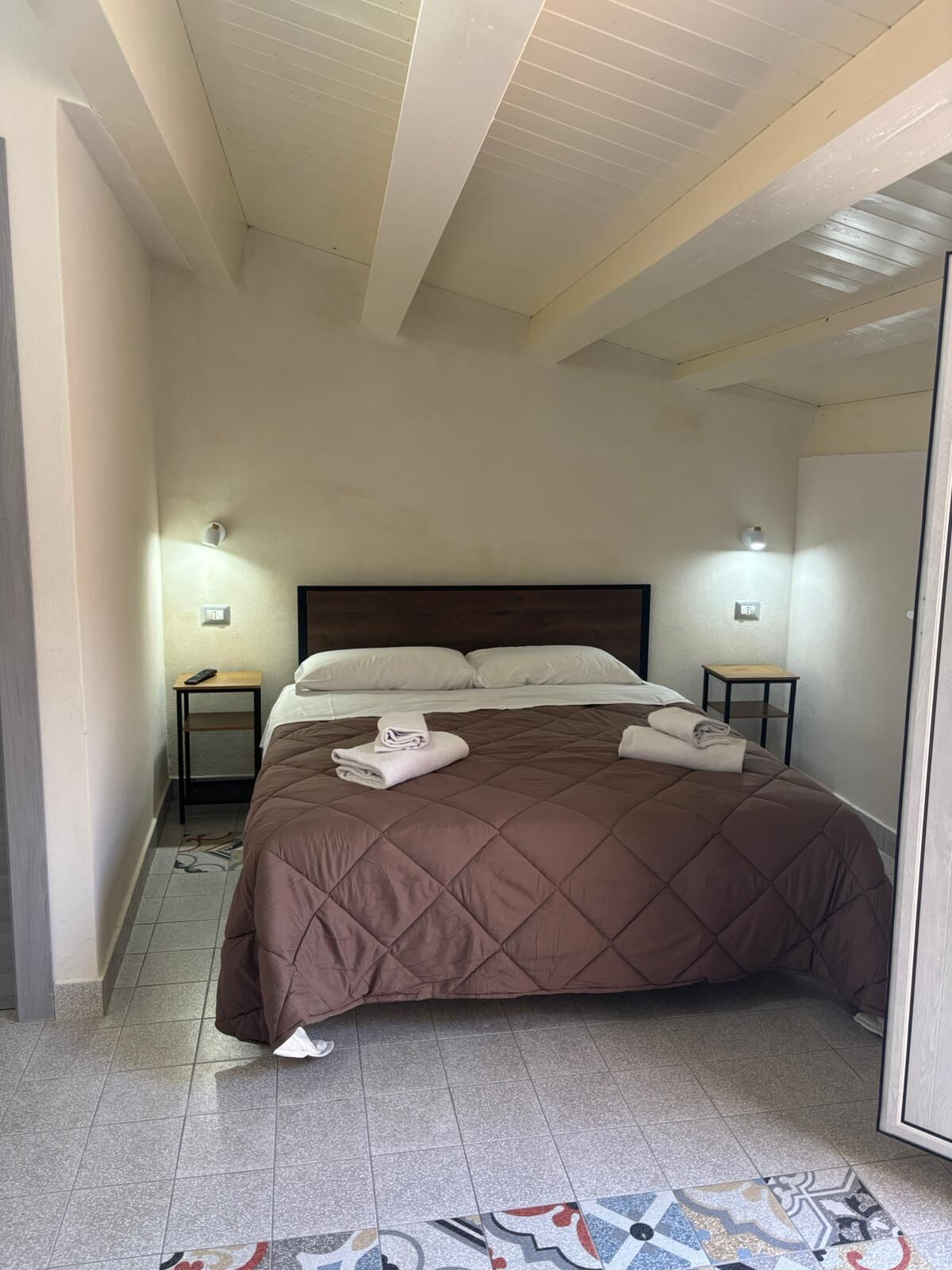 Deluxe Double or Twin Room, Garden View | In-room safe, desk, free WiFi