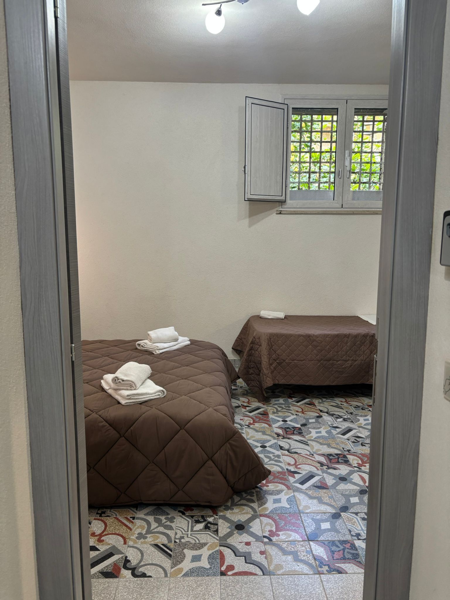 In-room safe, desk, free WiFi