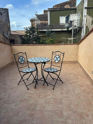 Deluxe Double or Twin Room, Garden View | Outdoor dining