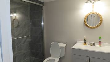 Dusche, Seife, Toilettenpapier
