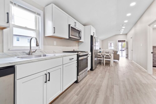 Hampton Beach getaway steps from the Beach & Blvd, Weekly rent Saturday Check in