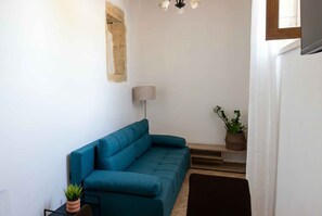 Living area - Despina Jacuzzi Studio  (Chania)
