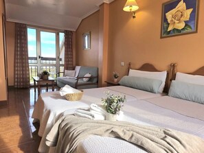 Room - Quinfer Triple Sea View Hotel (Noja)