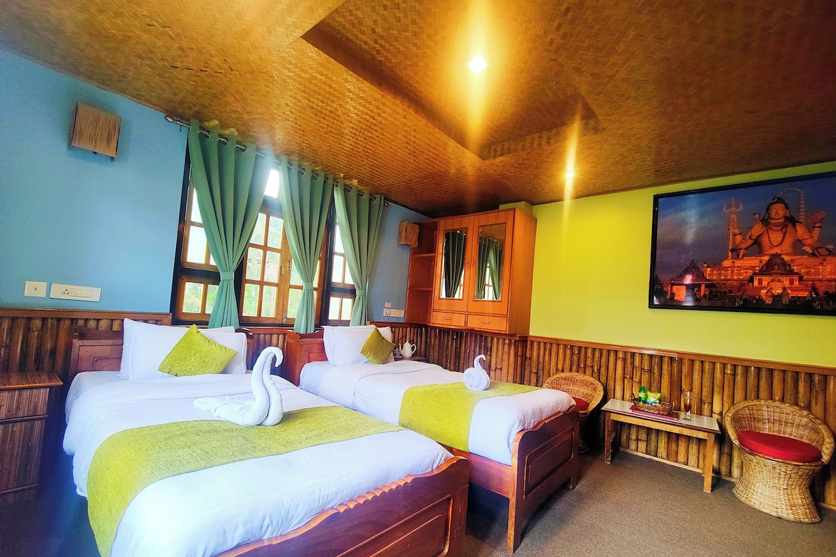 Deluxe Triple Room, Hill View | Free WiFi