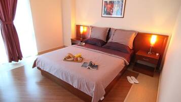 In-room safe, free WiFi, bed sheets