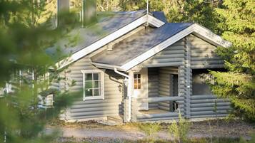 Rukan Havu - Ski-in cabin with sauna & fireplace, 100m to slopes | Exterior