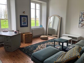 Living area - Vrbo Property (Gratot)