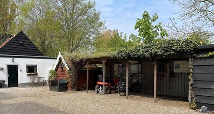 Peaceful Farm Stay Near Dishoek