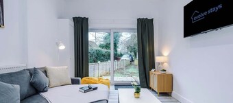 Bright & Charming Home in Hartford, Sleeps 8