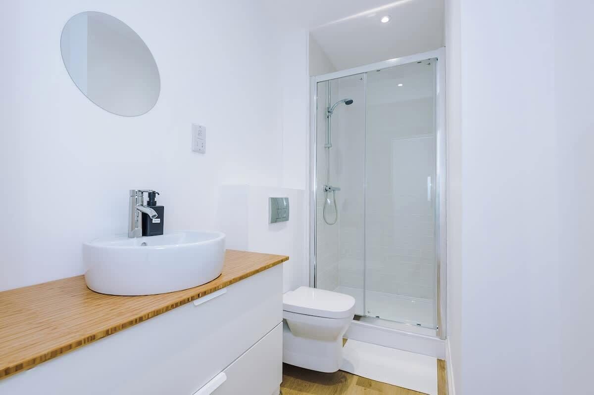Shower, hair dryer, shampoo