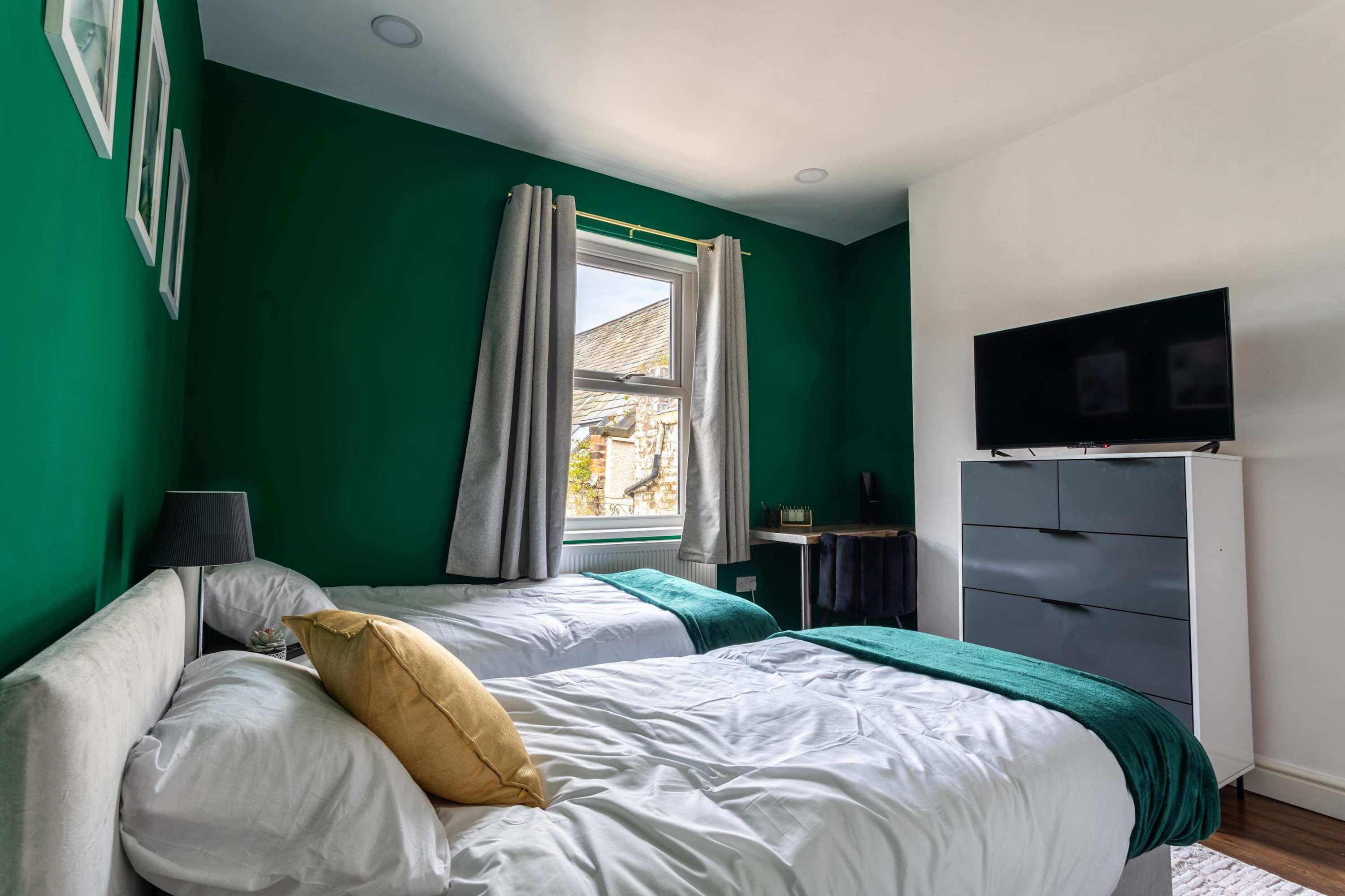 4 bedrooms, desk, iron/ironing board, WiFi