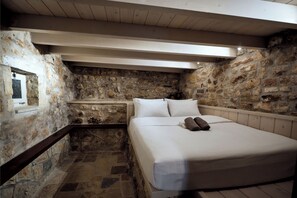 Deluxe Suite | View from room - Valaes Guest House (Finiki)