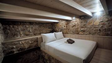 Soundproofing, iron/ironing board, travel cot, free WiFi