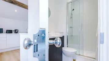 Shower, hair dryer, shampoo
