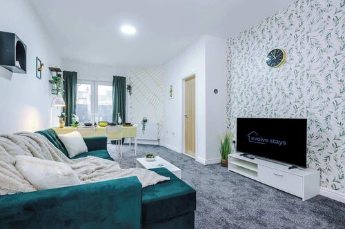 Stunning & Spacious Bungalow in Northwich, Sleep 8