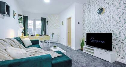 Stunning & Spacious Bungalow in Northwich, Sleep 8