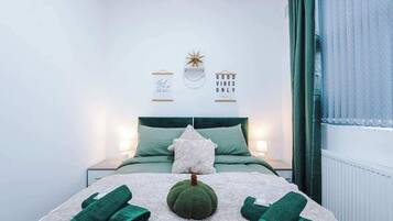 3 chambres, fer et planche à repasser, lit de bébé portatif, Wi-Fi