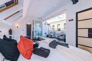 Bügeleisen/Bügelbrett, WLAN, Bettwäsche