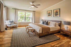 4 bedrooms, individually decorated, individually furnished, desk - Hilmy Cellars Haus On Vineyard (Harper)