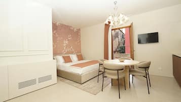 Classic Apartment, Balcony, Canal View | Balcony