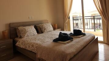1 bedroom, iron/ironing board, WiFi (free), bed sheets