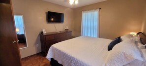 Internet, bed sheets - 2-Bedroom Home in Navarre, FL (Navarre)
