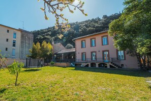 Exterior - Casa Vamaë: Indoor Pool, Movie Theater, and Garden (Amélie-les-Bains-Palalda)