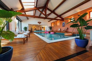 Pool - Casa Vamaë: Indoor Pool, Movie Theater, and Garden (Amélie-les-Bains-Palalda)