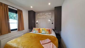 Chalet | 3 bedrooms, bed sheets