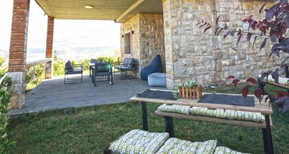 Deja Vu - Faqra - With large terrace and pool perched on a cliff