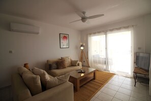 TV - STAY Kissonerga Sea View Maisonette (Paphos)