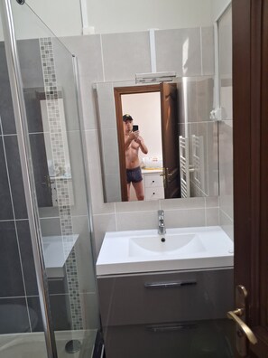Håndklæder, Sæbe, Toiletpapir