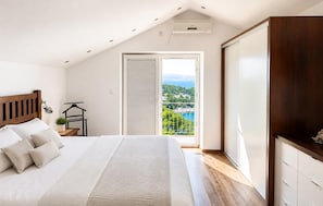 Free WiFi - Gorgeous home in Splitska (Splitska)