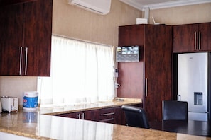 ห้องพักรวม, 2 ห้องนอน | ภายใน