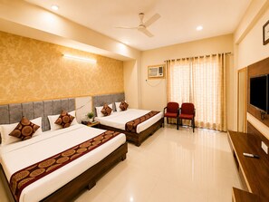Desk, free WiFi - Khatu Bagh Resort (Khatoo)