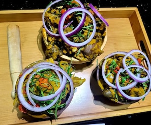 Thức ăn và đồ uống
