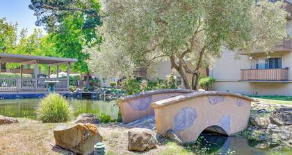 Walk to Beach! Alameda Condo w/ Pool Access