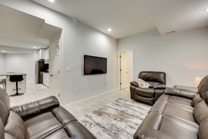Apartment (3 Bedrooms) | Interior - Explore The Springs! Family-friendly Basement Unit (Colorado Springs)