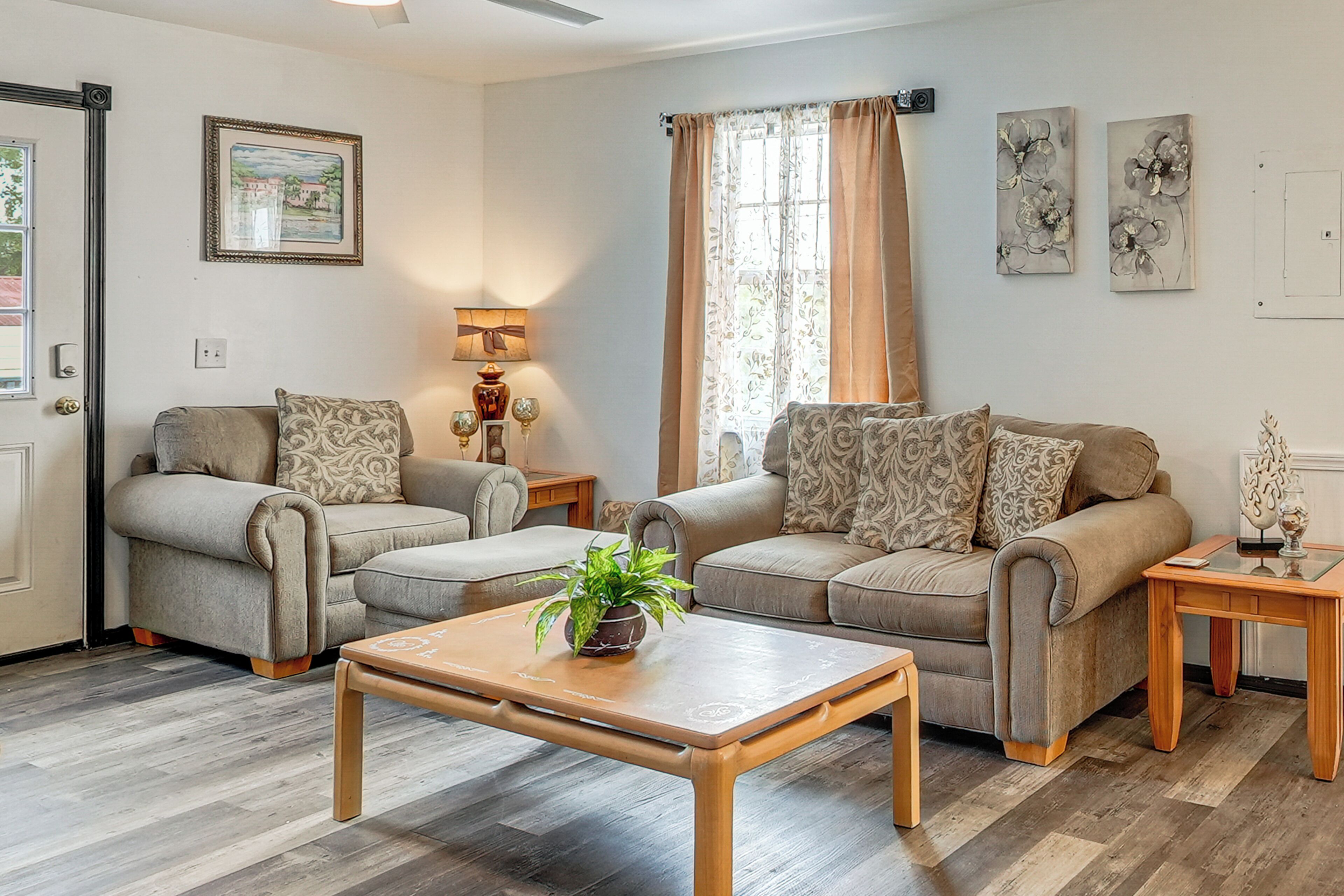 House (2 Bedrooms) | Interior