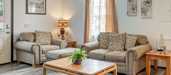 Swim, Relax & Explore the Gulf Coast! Home w/ Pool