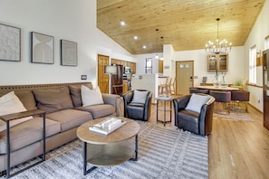 House (3 Bedrooms) | Interior - Outdoor Oasis w/ Fire Pit & Grill! Torreon Escape (Show Low)