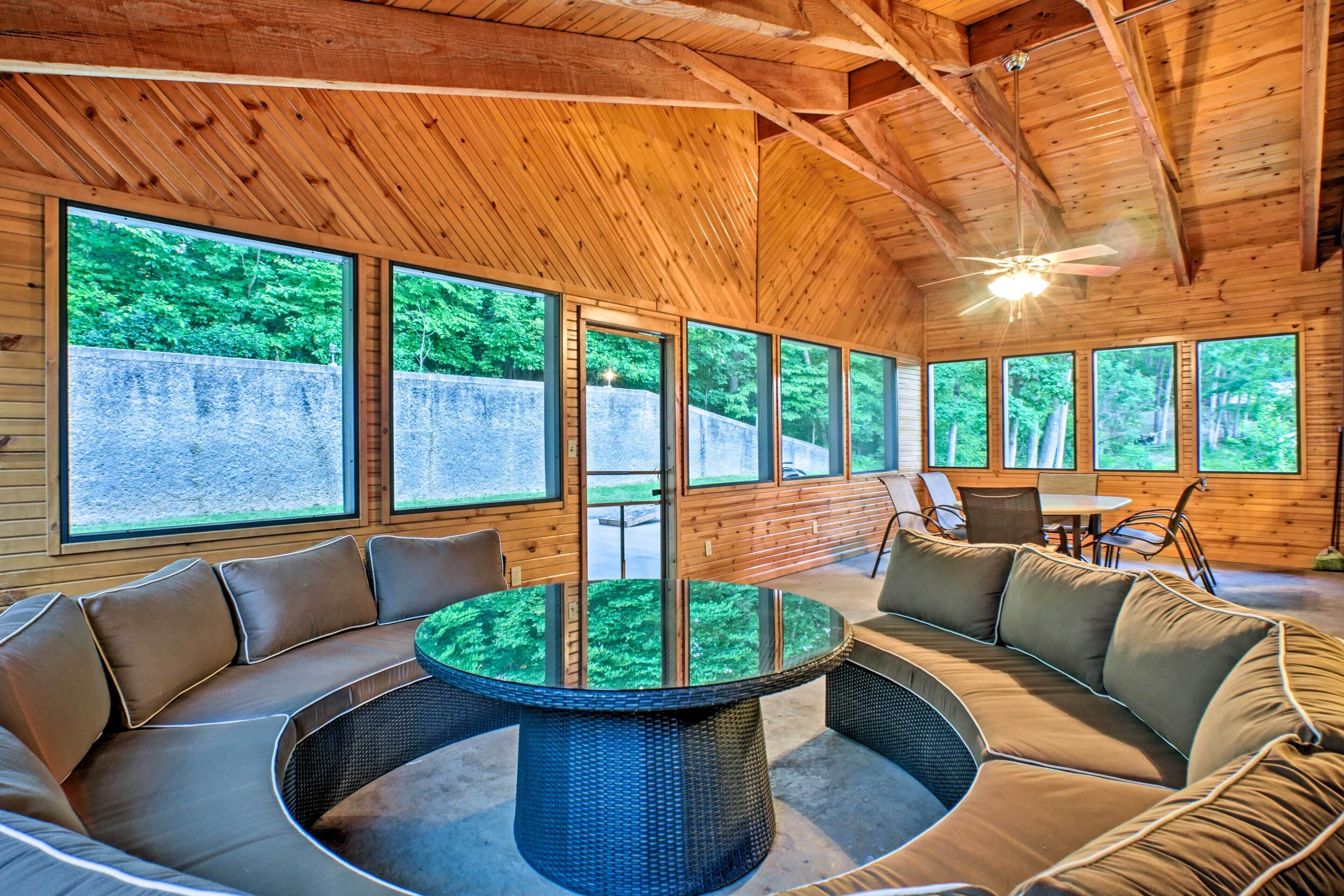 House (5 Bedrooms) | Interior
