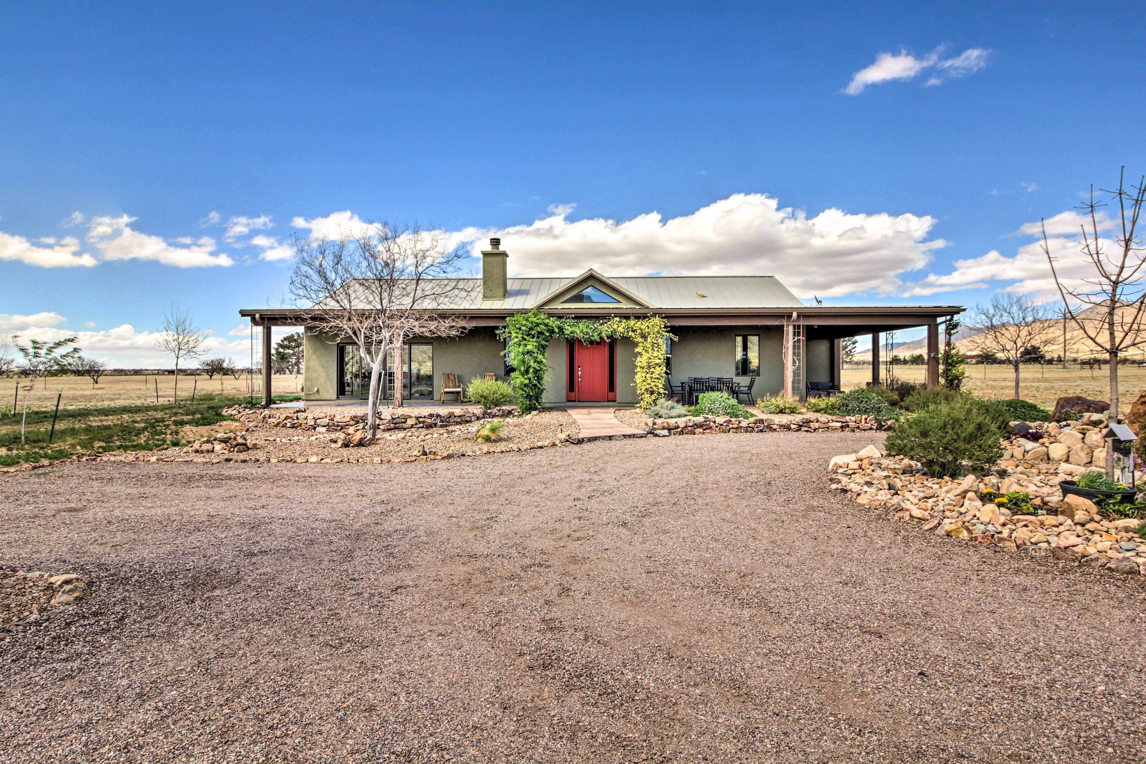 House (4 Bedrooms) | Front of property