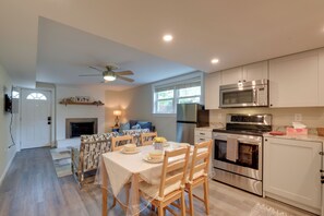 Apartment (1 Bedroom) | Interior - Cozy Suite for Couples and Travel Nurses (Mechanicsville)