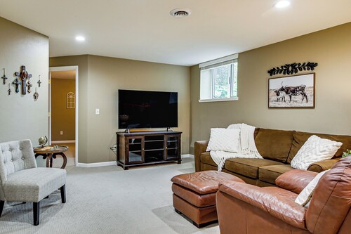 Family Home w/ Patio, 9 Mi to Downtown Appleton