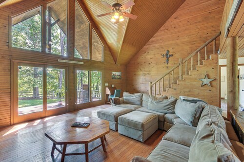 Peaceful Cabin Between Nashville & Bowling Green!