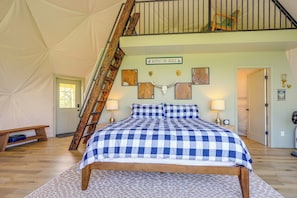 Apartment (0 Bedroom) | Interior - Luxury Glamping Dome w/ Private Hot Tub in Butler (Butler)