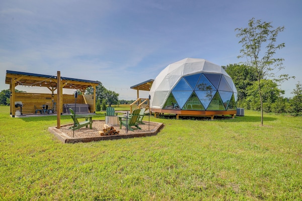 Luxury Glamping Dome W/ Private Hot Tub In Butler - Butler, MO