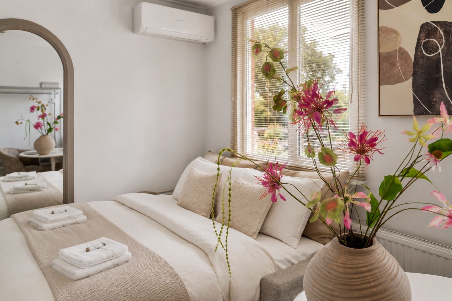 1 habitación, tabla de planchar con plancha, wifi gratis y ropa de cama 
