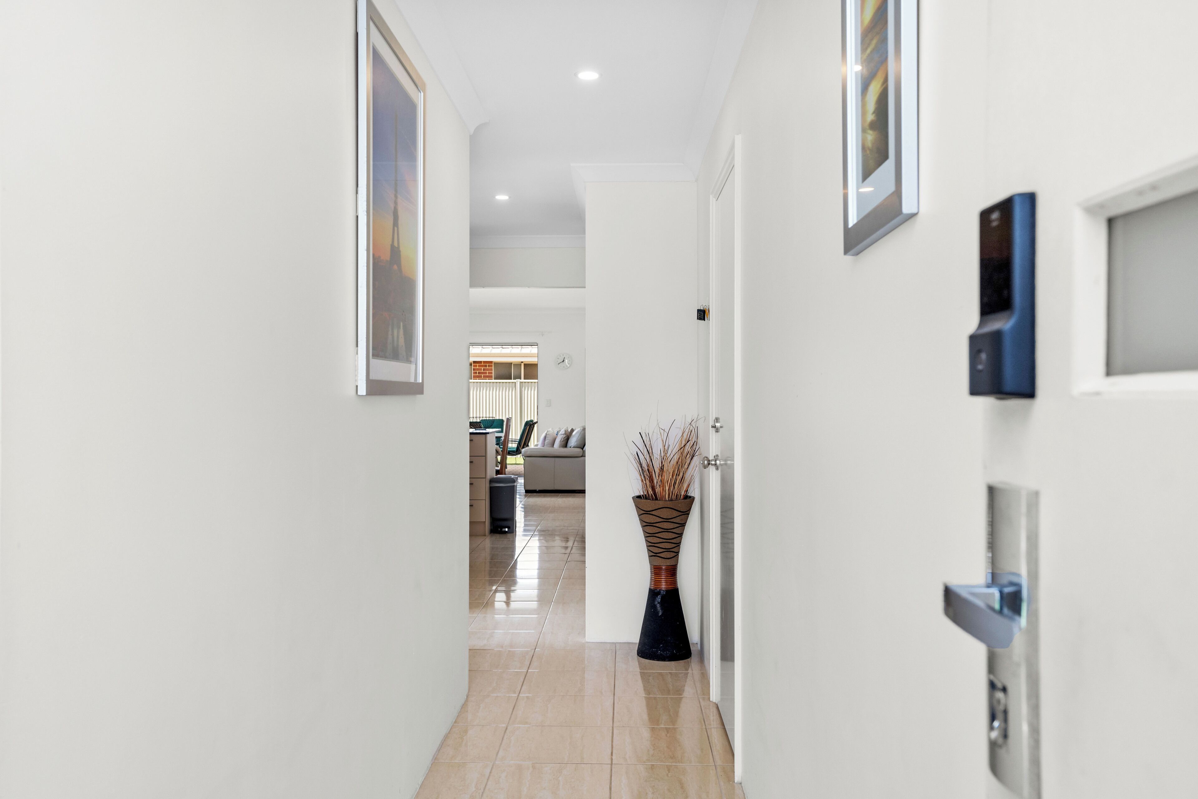 Luxury Modern Coastal Retreat Near Beach And Parks - Mindarie